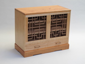 Gabinete macizo en Paraíso y Nogal