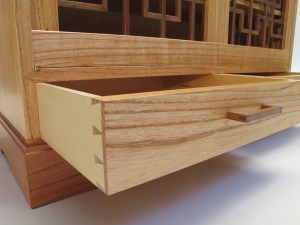 Gabinete macizo en Paraíso y Nogal