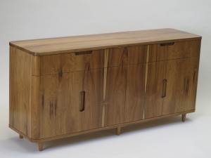 Comoda en Peteribí macizo