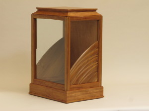 Vidrina para busto gp ebanisteria