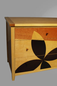 Cómoda con marqueterie