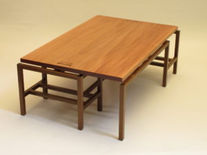 Mesa ratona de Jequetibá y Lapacho. Germán Plessl- Ebanista. GP Ebanistería de autor.