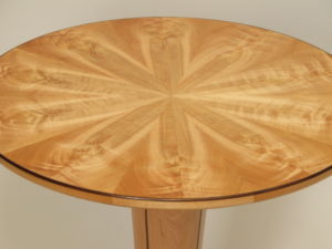 Mesas de arrime Diseño y realización: Germán Plessl 2018